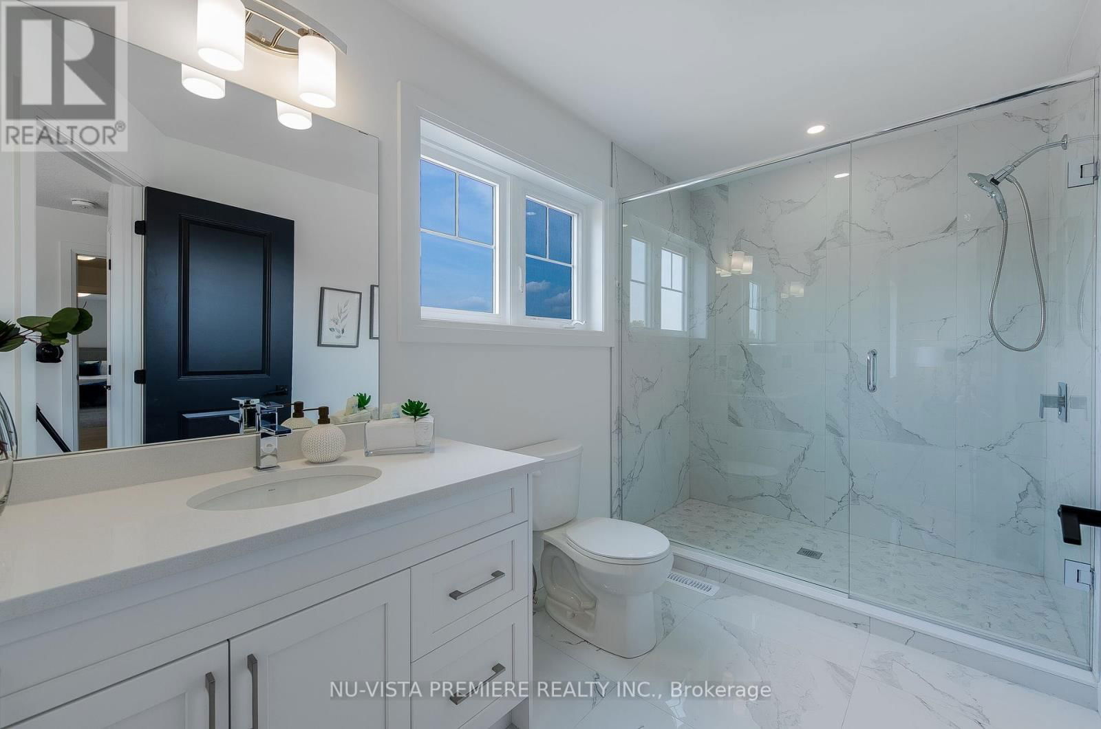 28 BASIL CRESCENT Image 34
