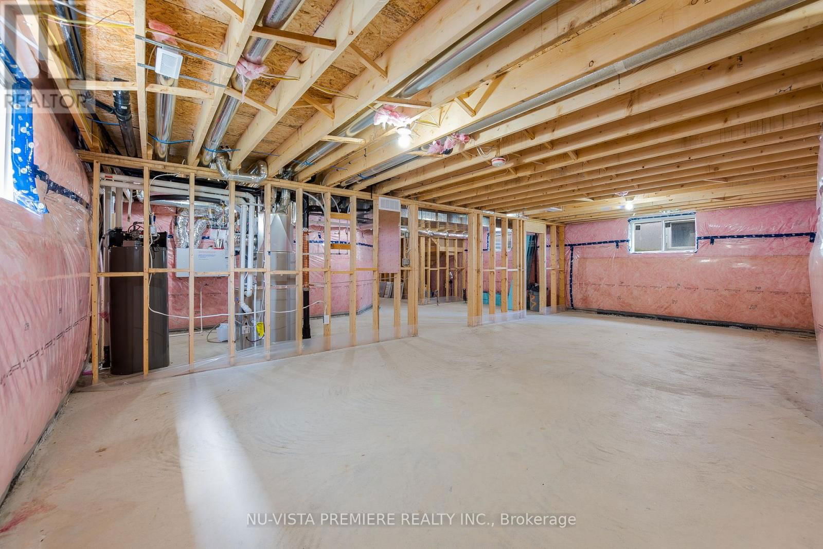 28 BASIL CRESCENT Image 40