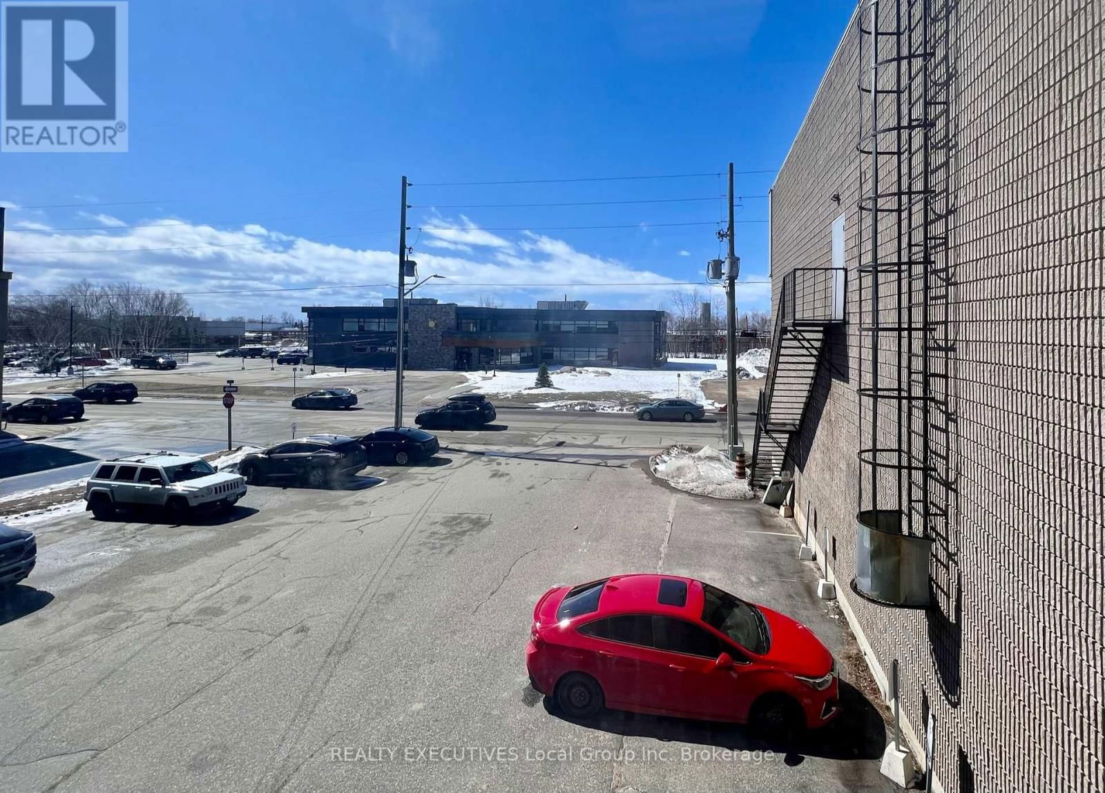 391 MAIN STREET EAST Image 8