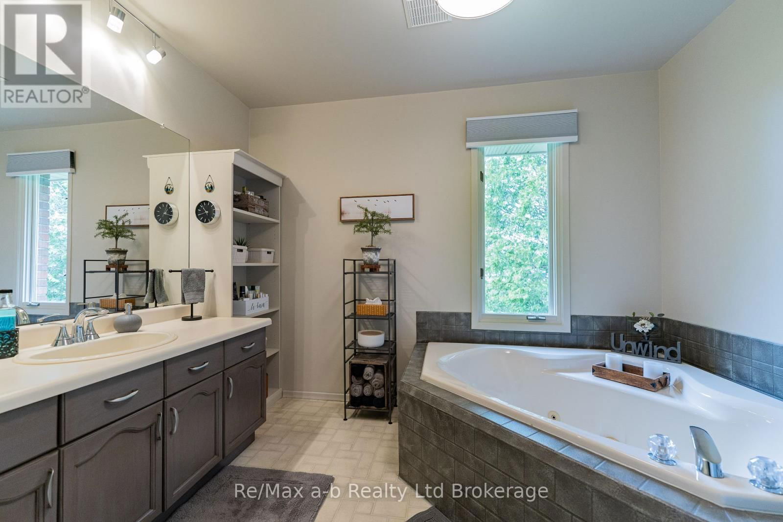 10884 PLANK ROAD Image 23