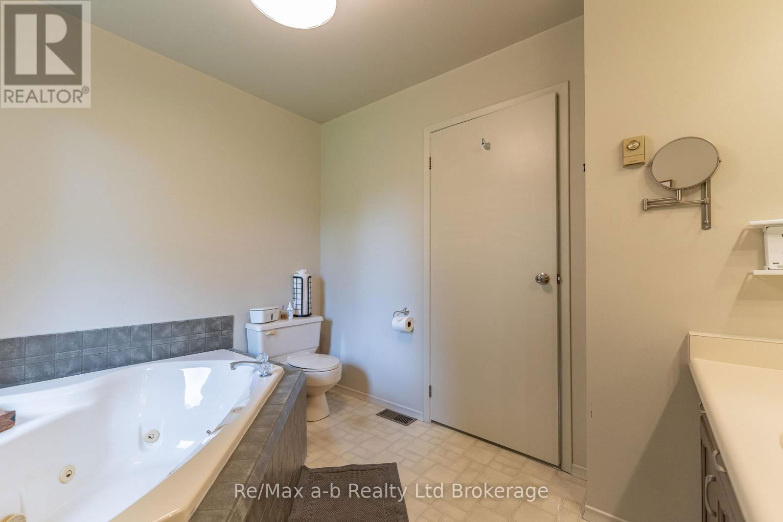 10884 PLANK ROAD Image 24