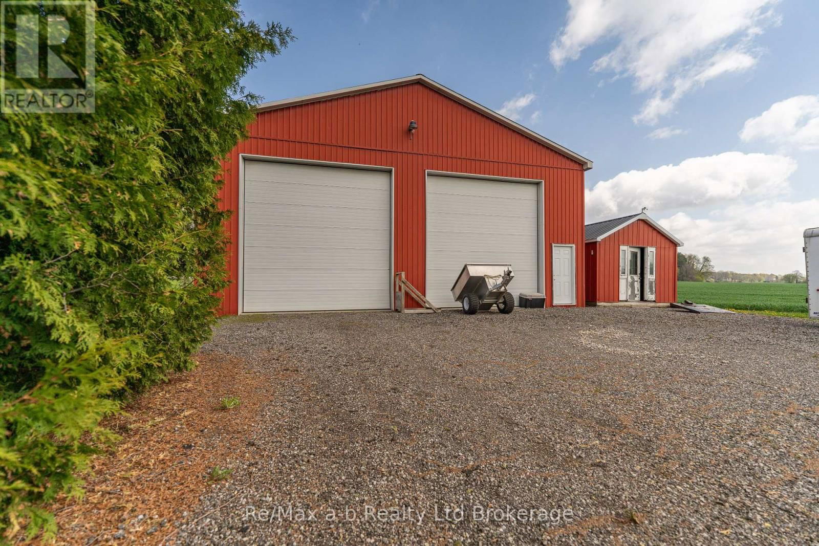 10884 PLANK ROAD Image 35