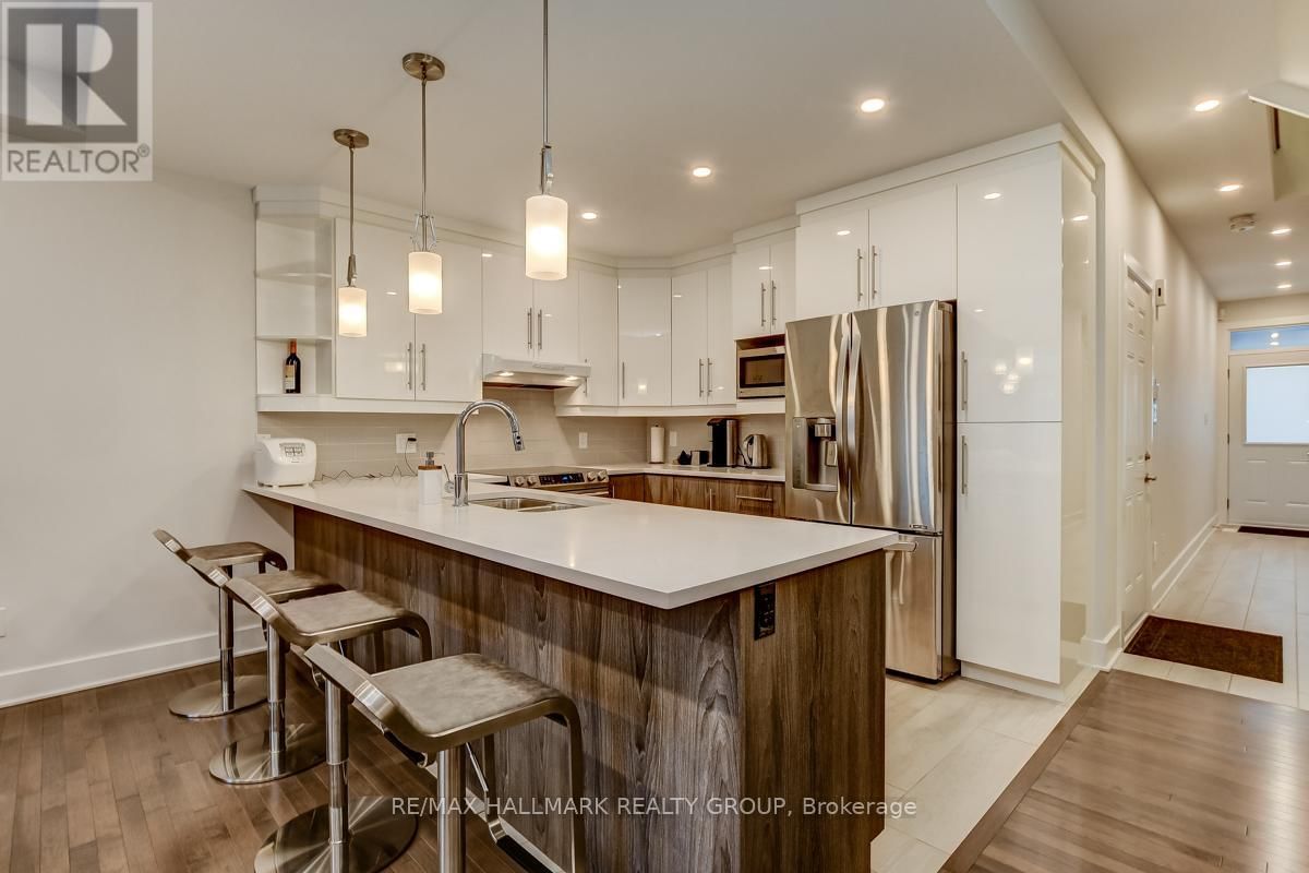 1006 SHEFFORD ROAD Image 11