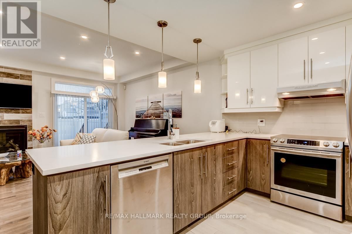 1006 SHEFFORD ROAD Image 13