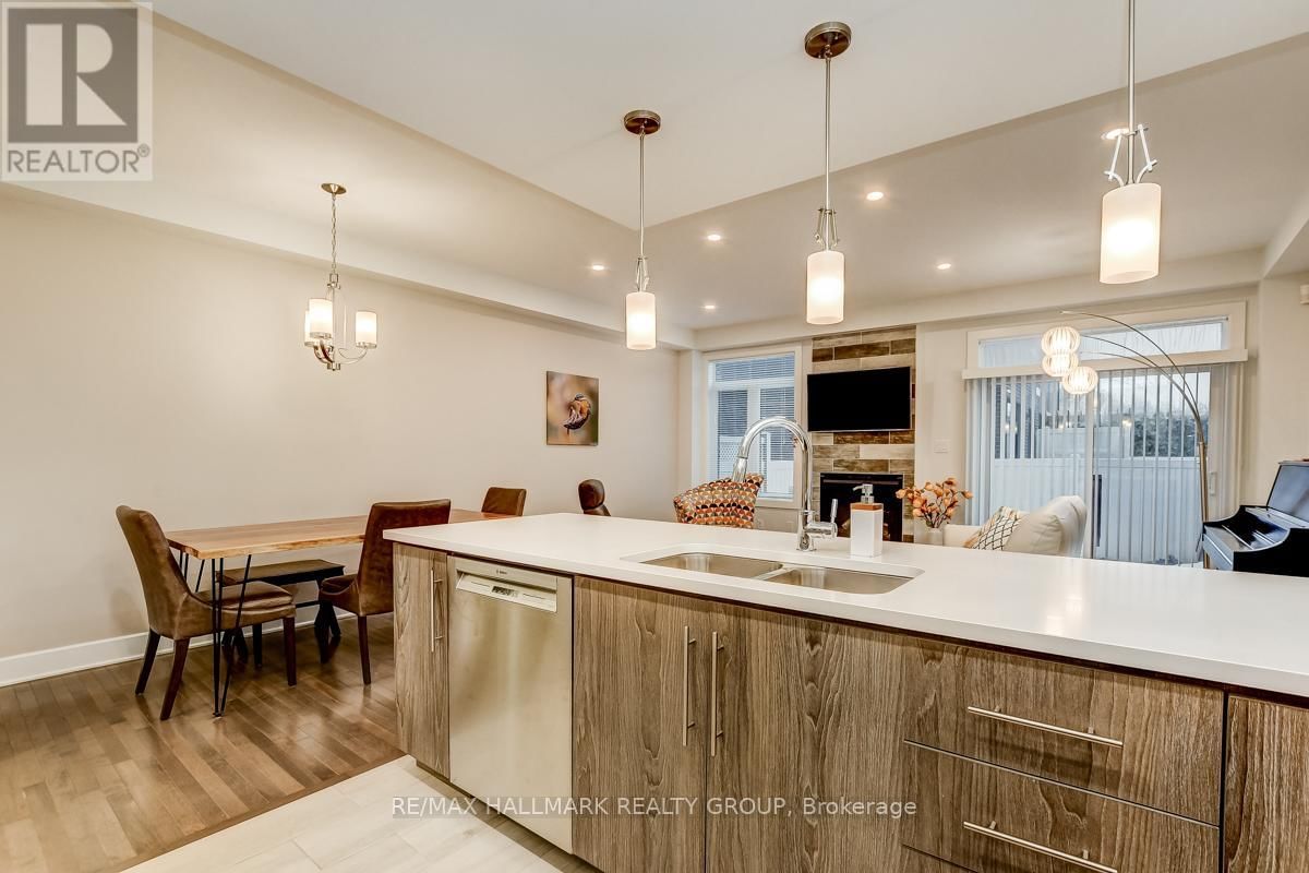 1006 SHEFFORD ROAD Image 14