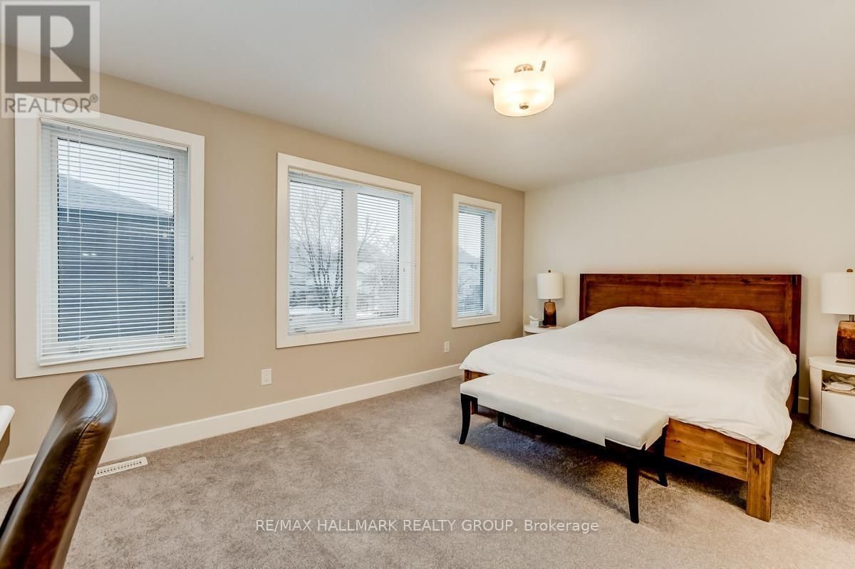 1006 SHEFFORD ROAD Image 16