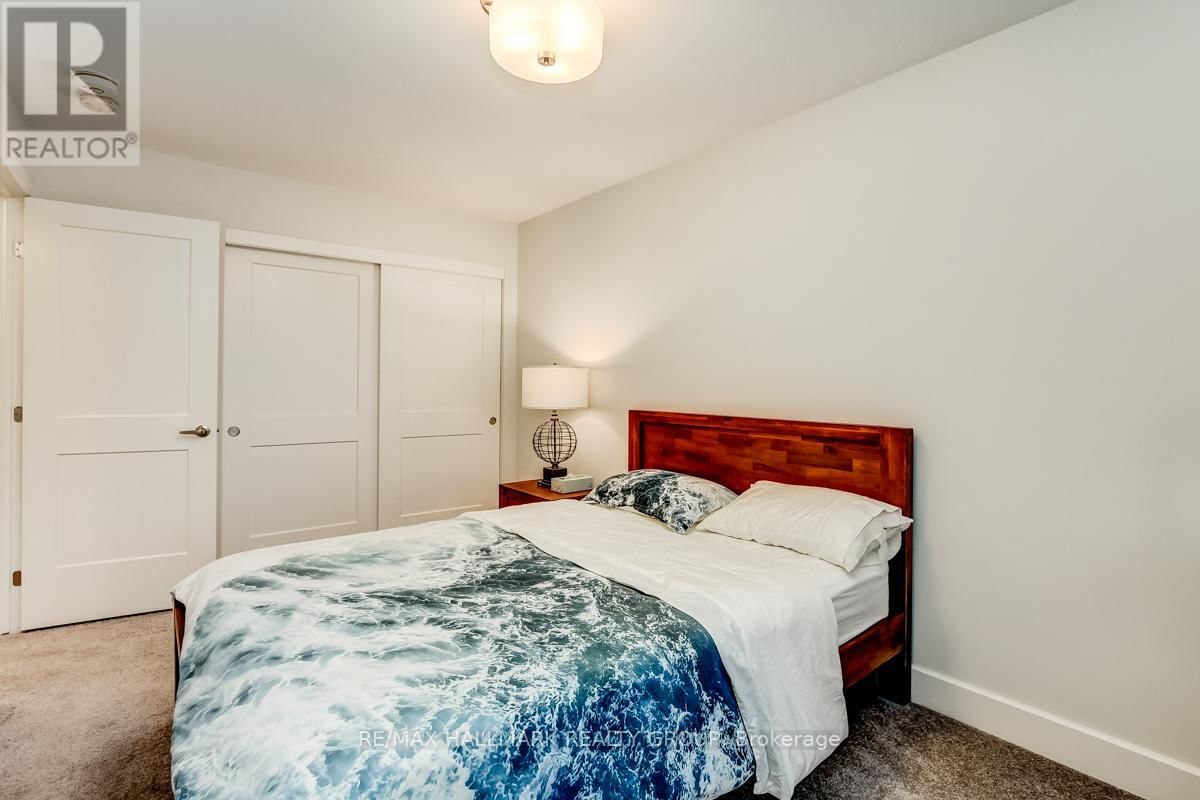 1006 SHEFFORD ROAD Image 24