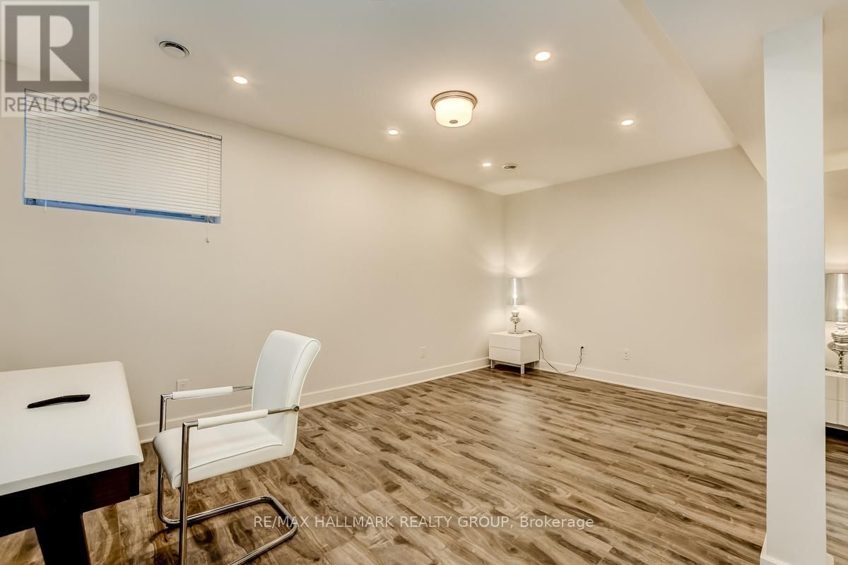 1006 SHEFFORD ROAD Image 29