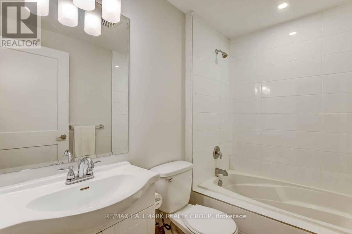1006 SHEFFORD ROAD Image 33