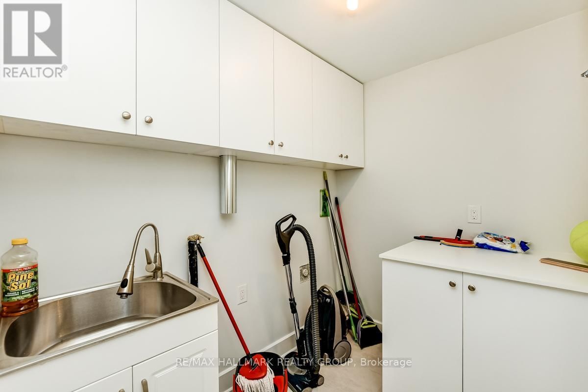1006 SHEFFORD ROAD Image 34