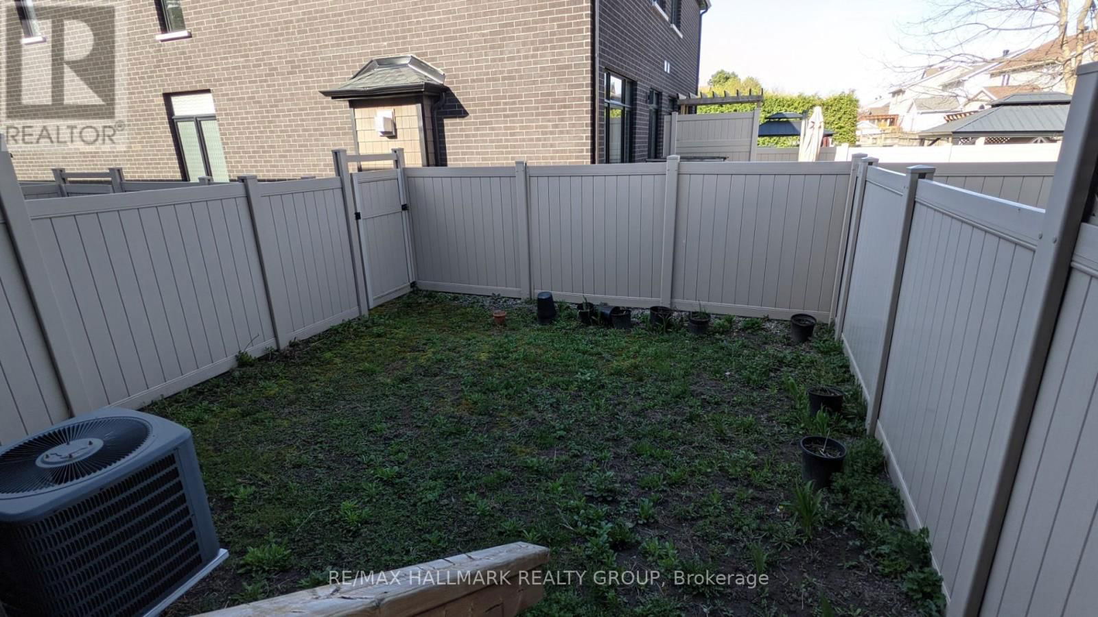 1006 SHEFFORD ROAD Image 35