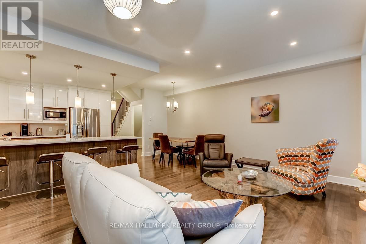 1006 SHEFFORD ROAD Image 8