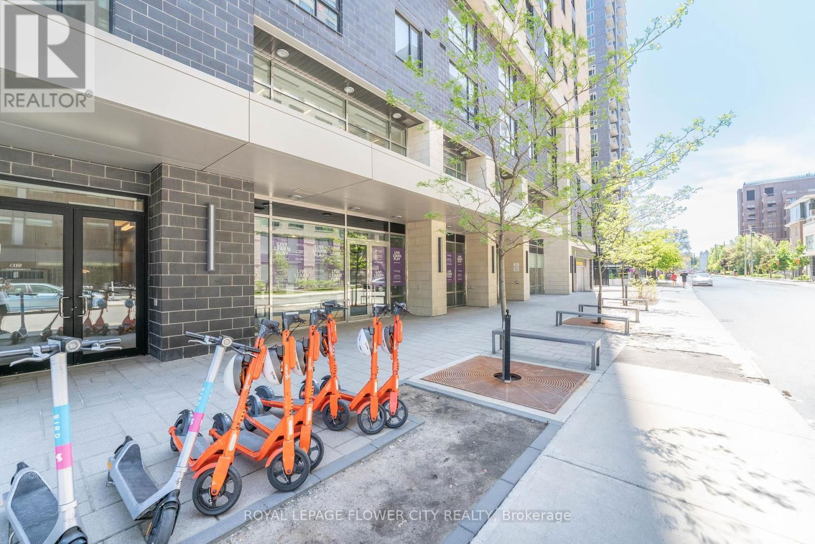 1619 - 105 CHAMPAGNE AVENUE SOUTH Image 30