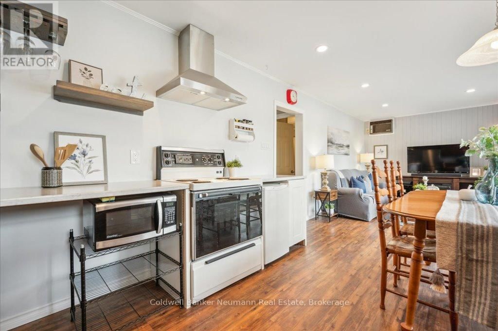 1012 TENTH STREET Image 14