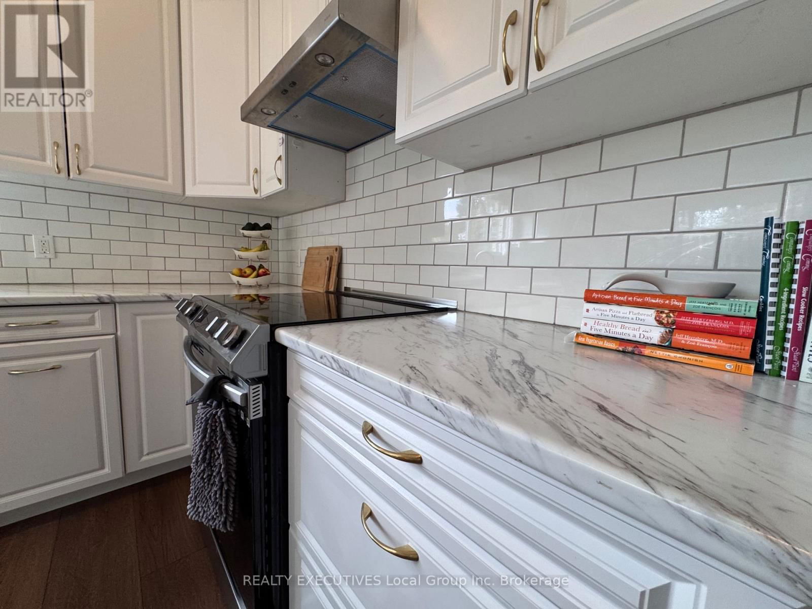 1052 EVANSVILLE DRIVE Image 13