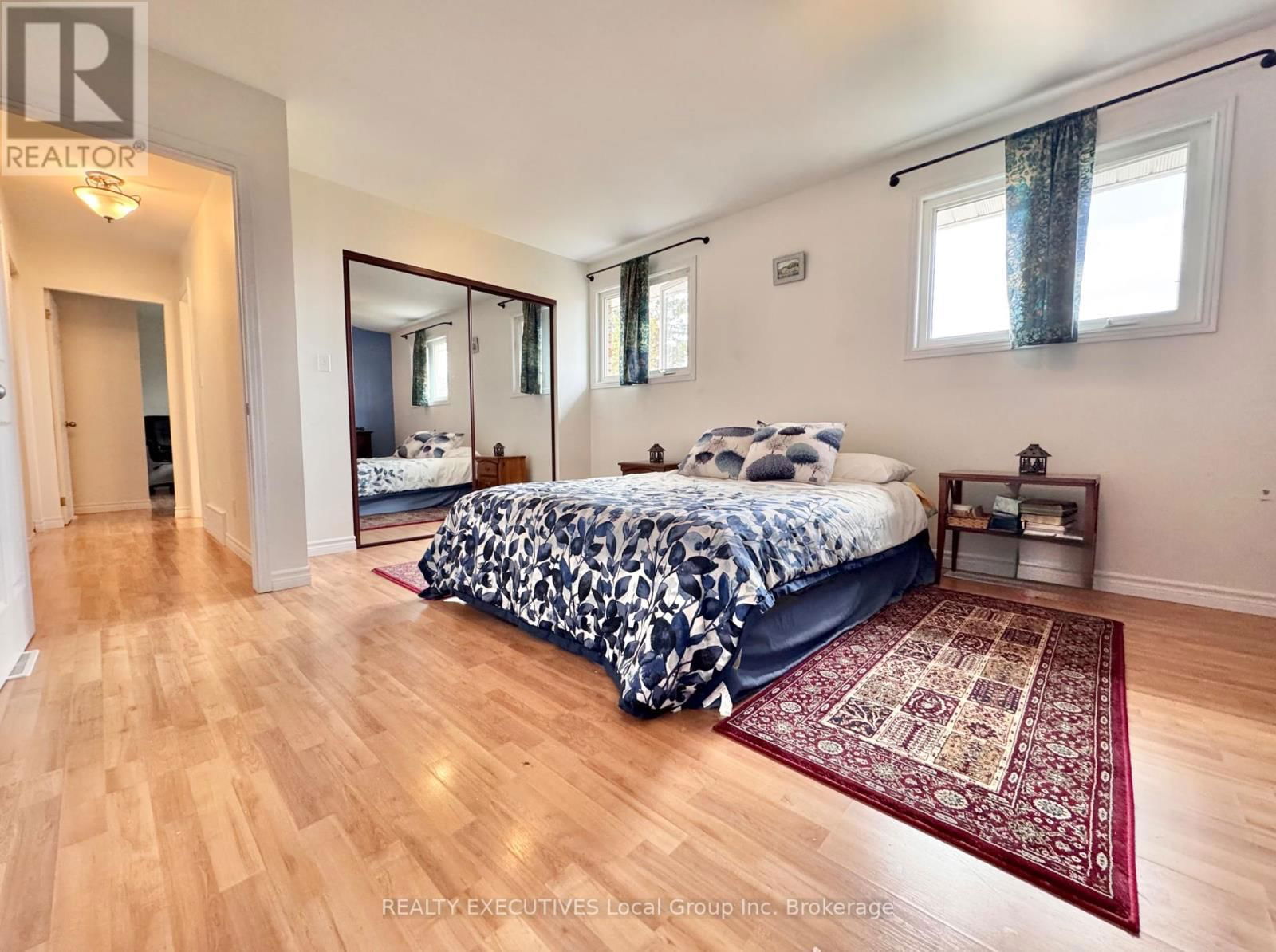 1052 EVANSVILLE DRIVE Image 18