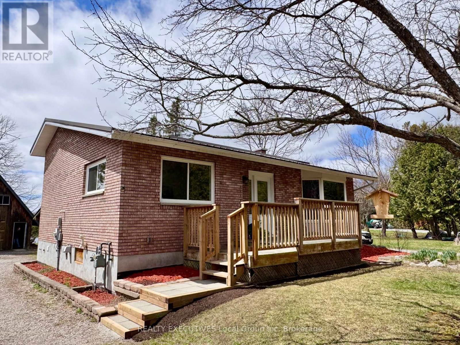 1052 EVANSVILLE DRIVE Image 2