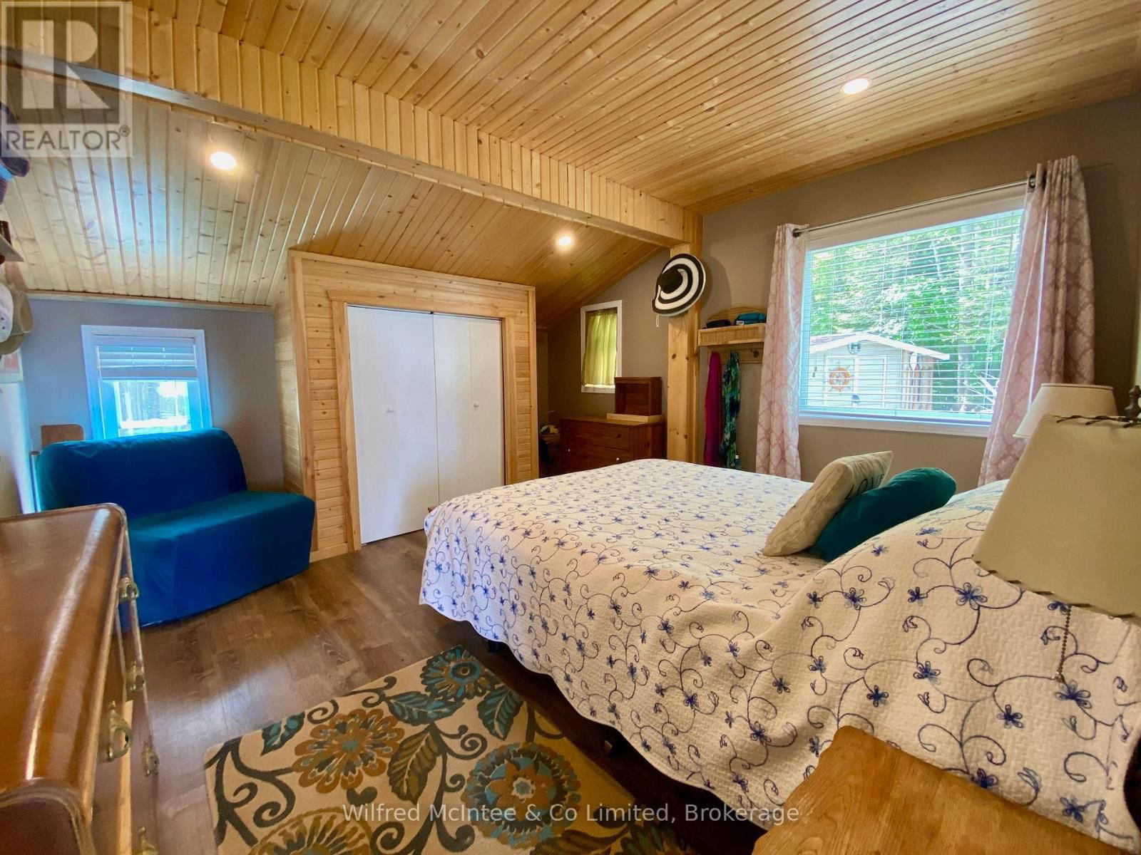 61 WAHBEZEE DRIVE Image 34