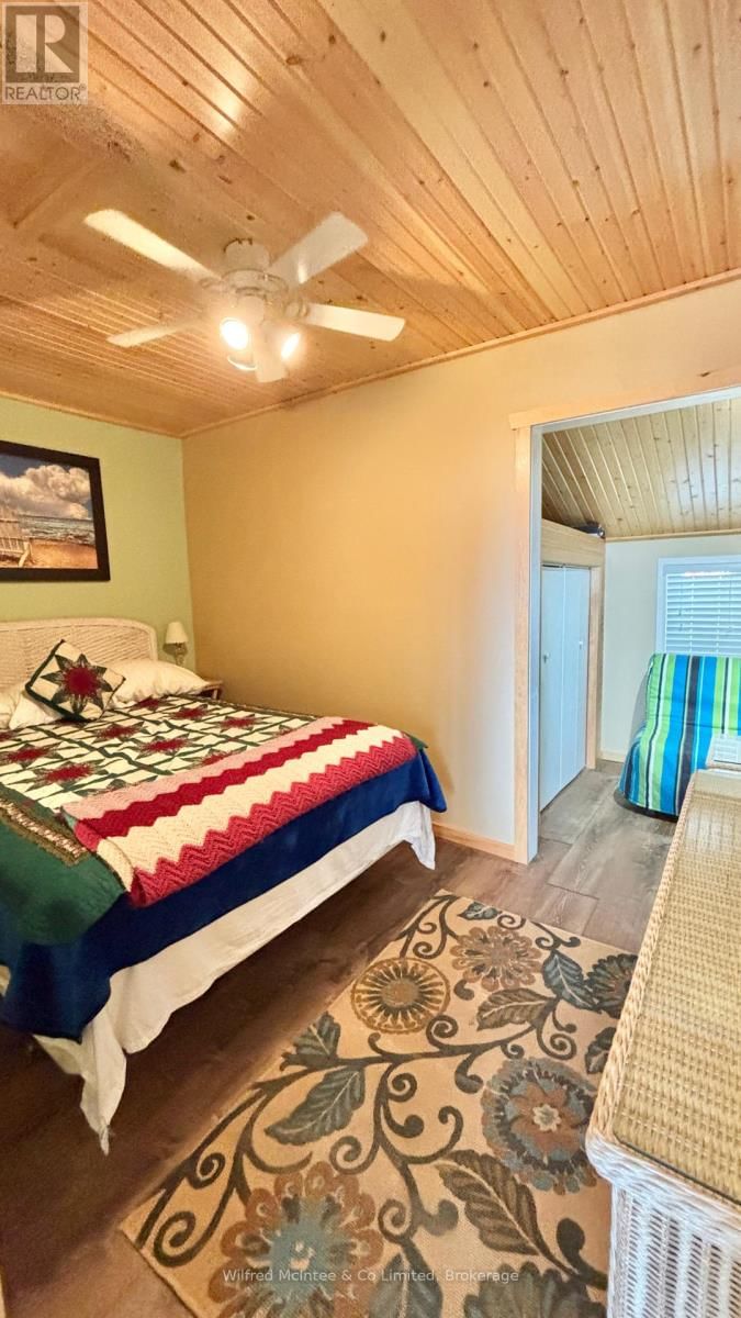 61 WAHBEZEE DRIVE Image 36