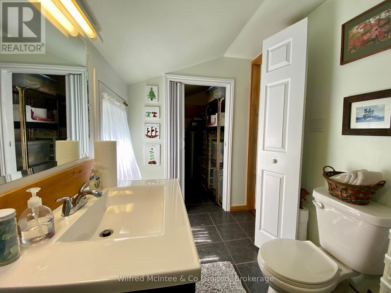 61 WAHBEZEE DRIVE Image 39
