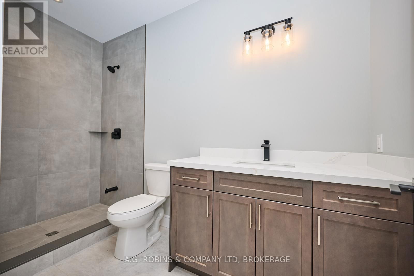 4112 FLY ROAD Image 32