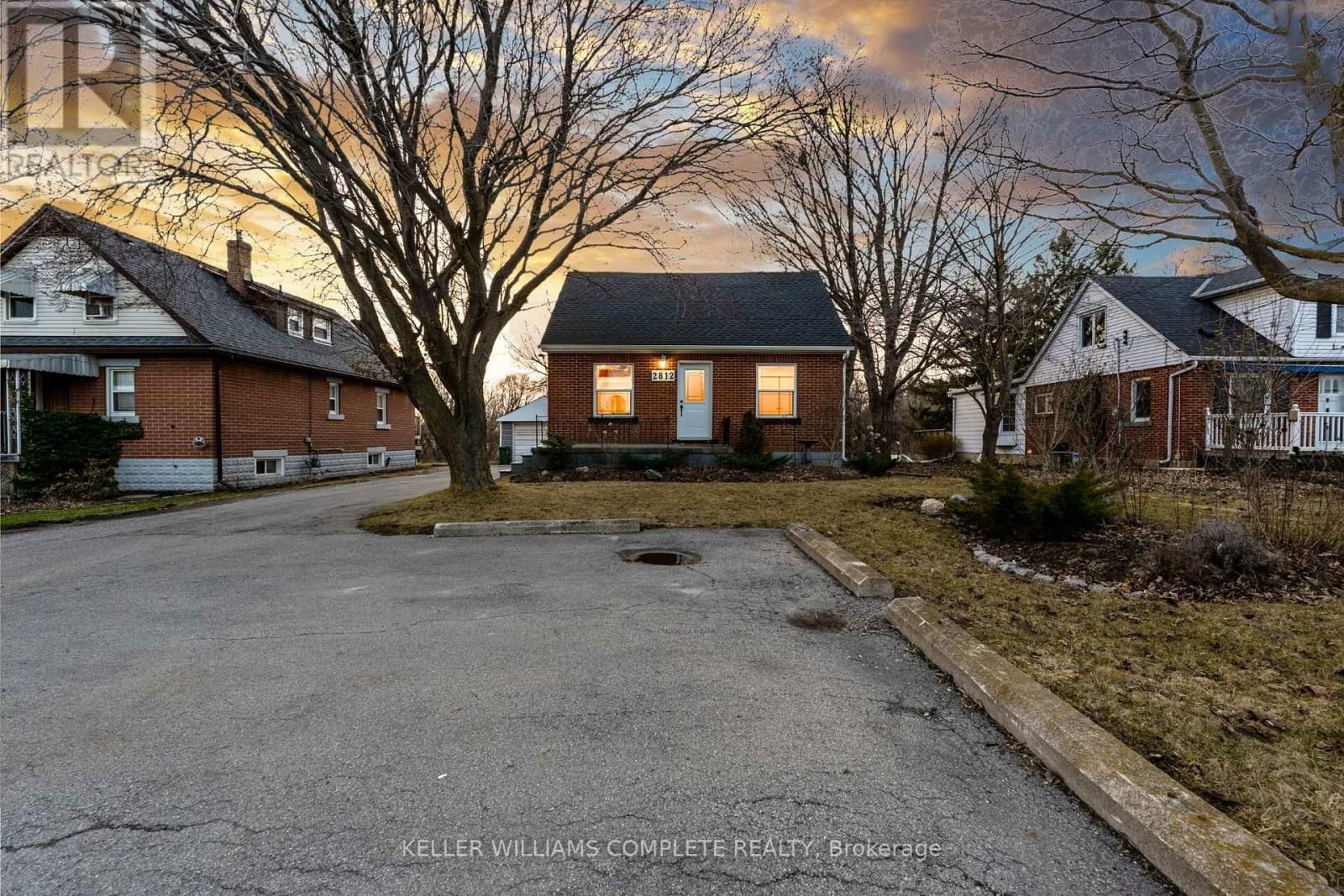 2812 UPPER JAMES STREET Image 4
