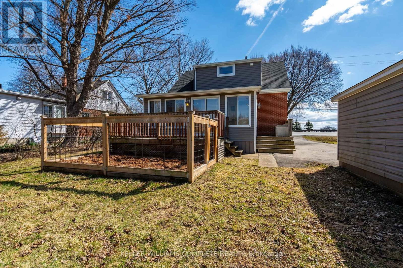 2812 UPPER JAMES STREET Image 48