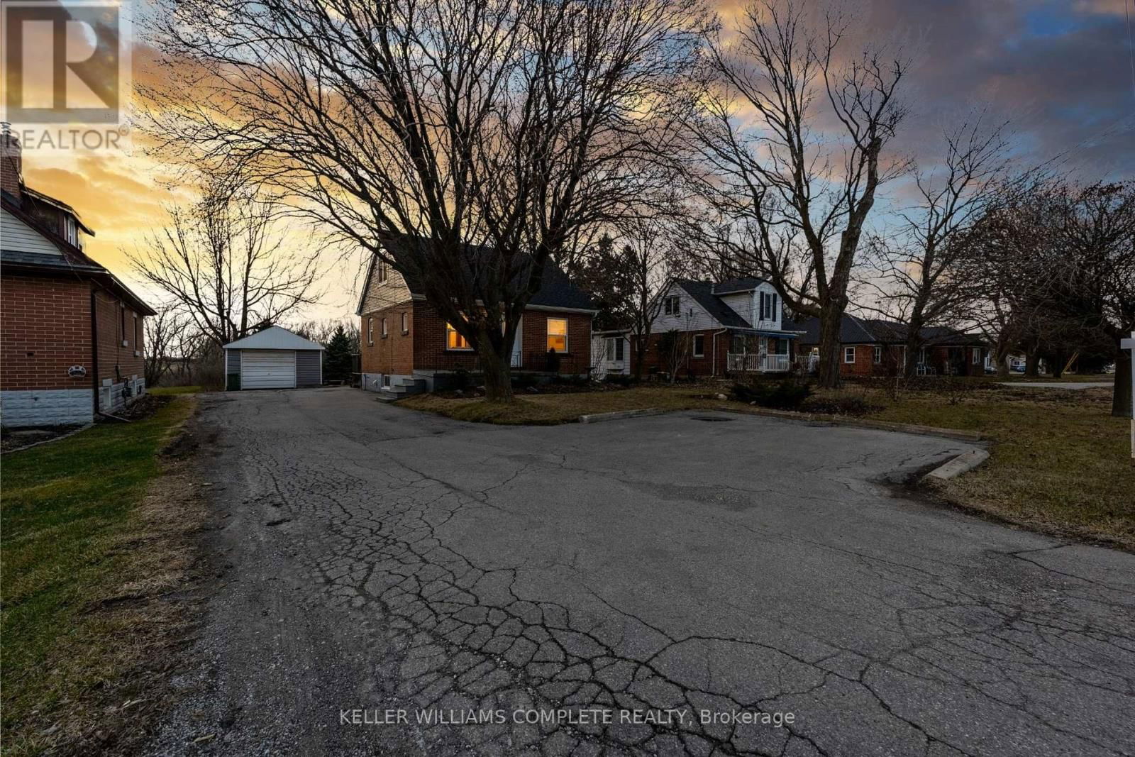 2812 UPPER JAMES STREET Image 8
