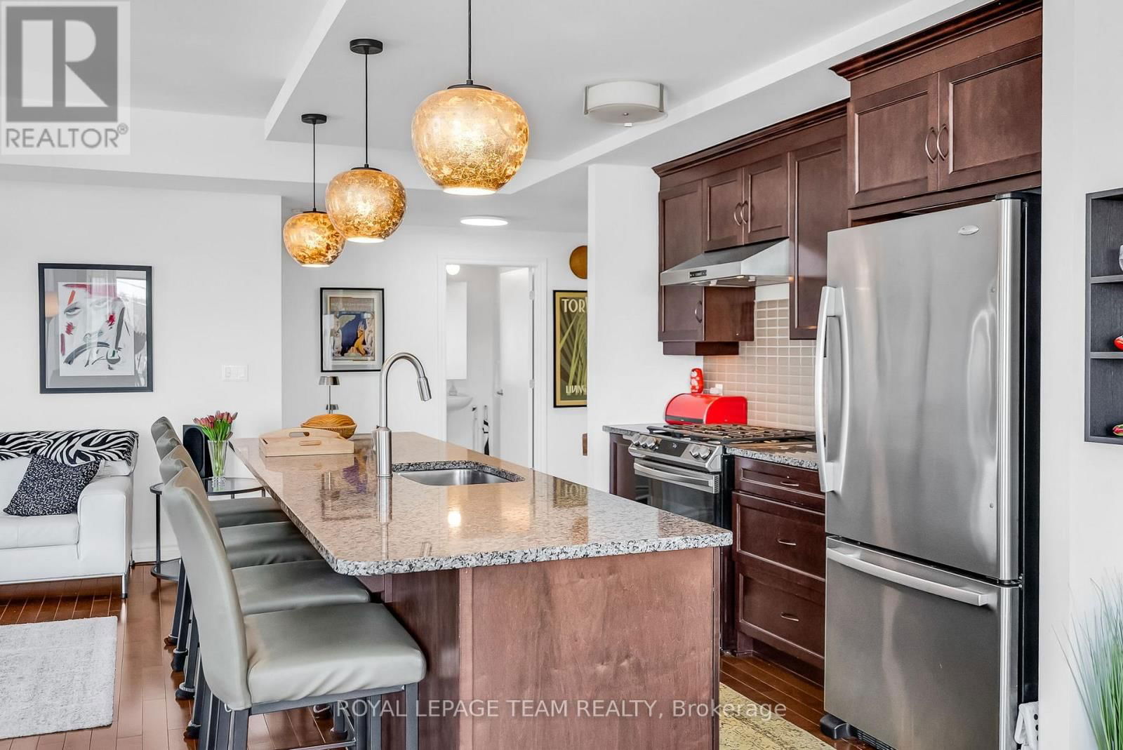 413 - 575 BYRON AVENUE Image 10