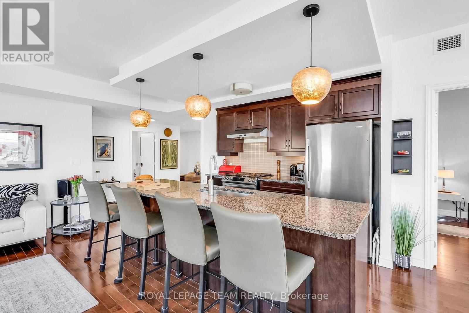 413 - 575 BYRON AVENUE Image 11