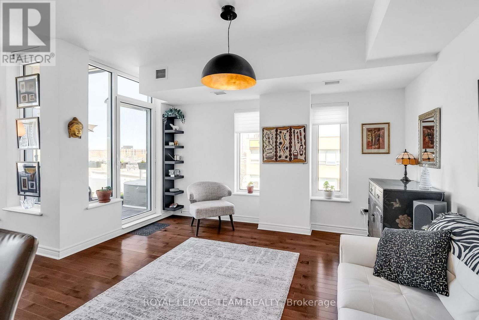 413 - 575 BYRON AVENUE Image 12