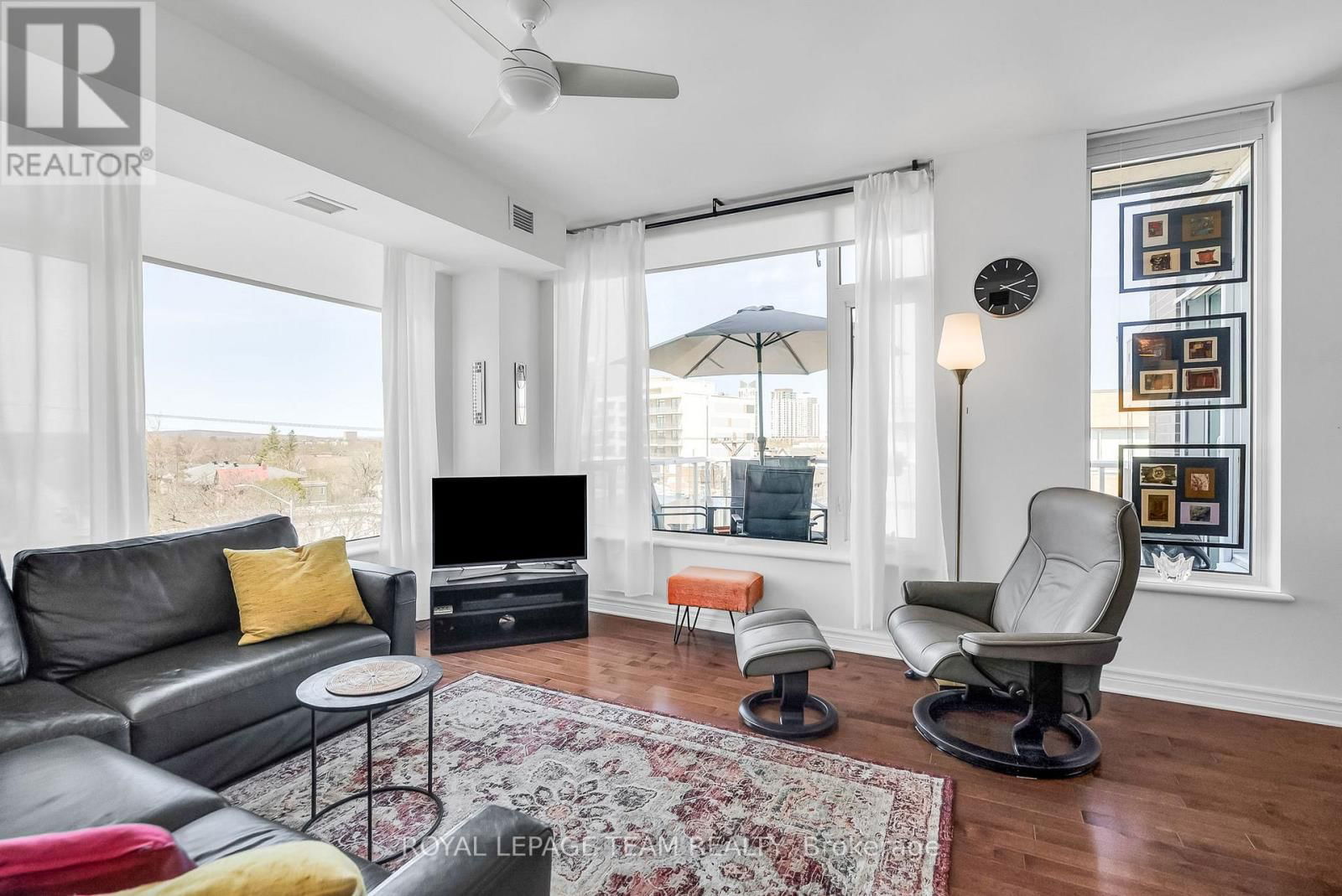 413 - 575 BYRON AVENUE Image 15