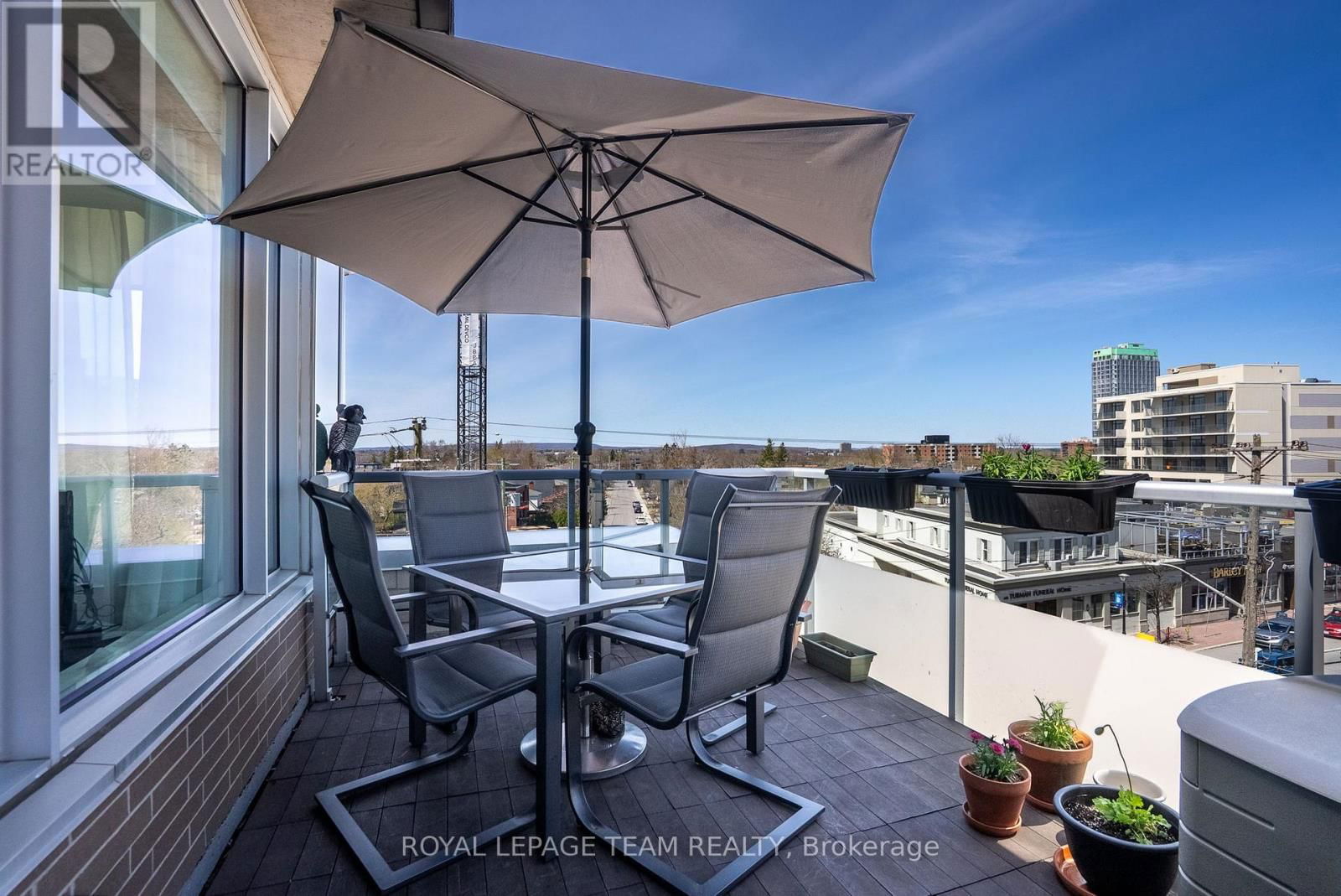 413 - 575 BYRON AVENUE Image 17