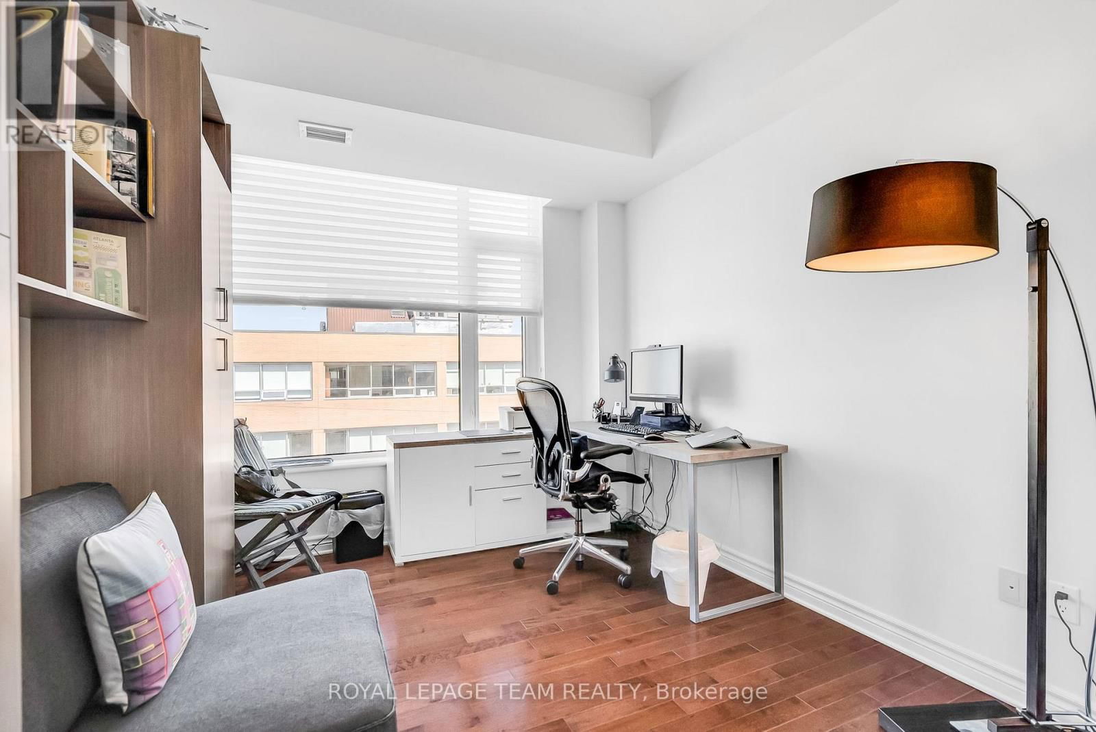 413 - 575 BYRON AVENUE Image 25