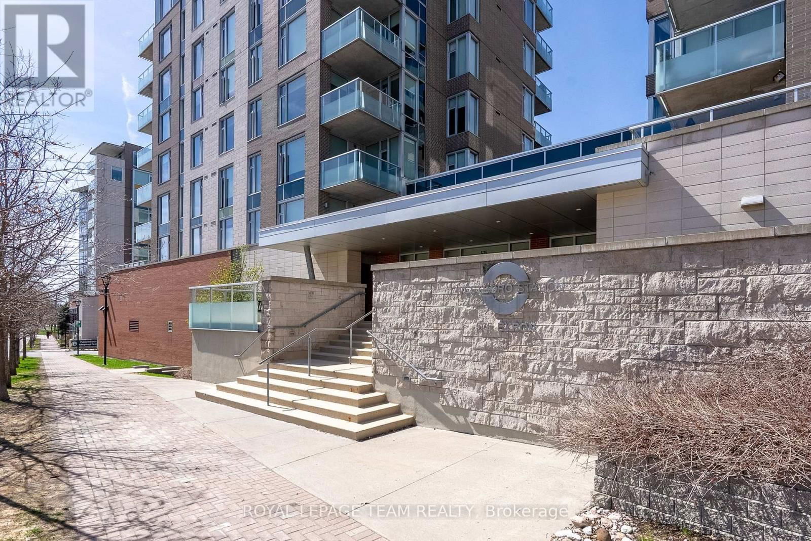 413 - 575 BYRON AVENUE Image 4