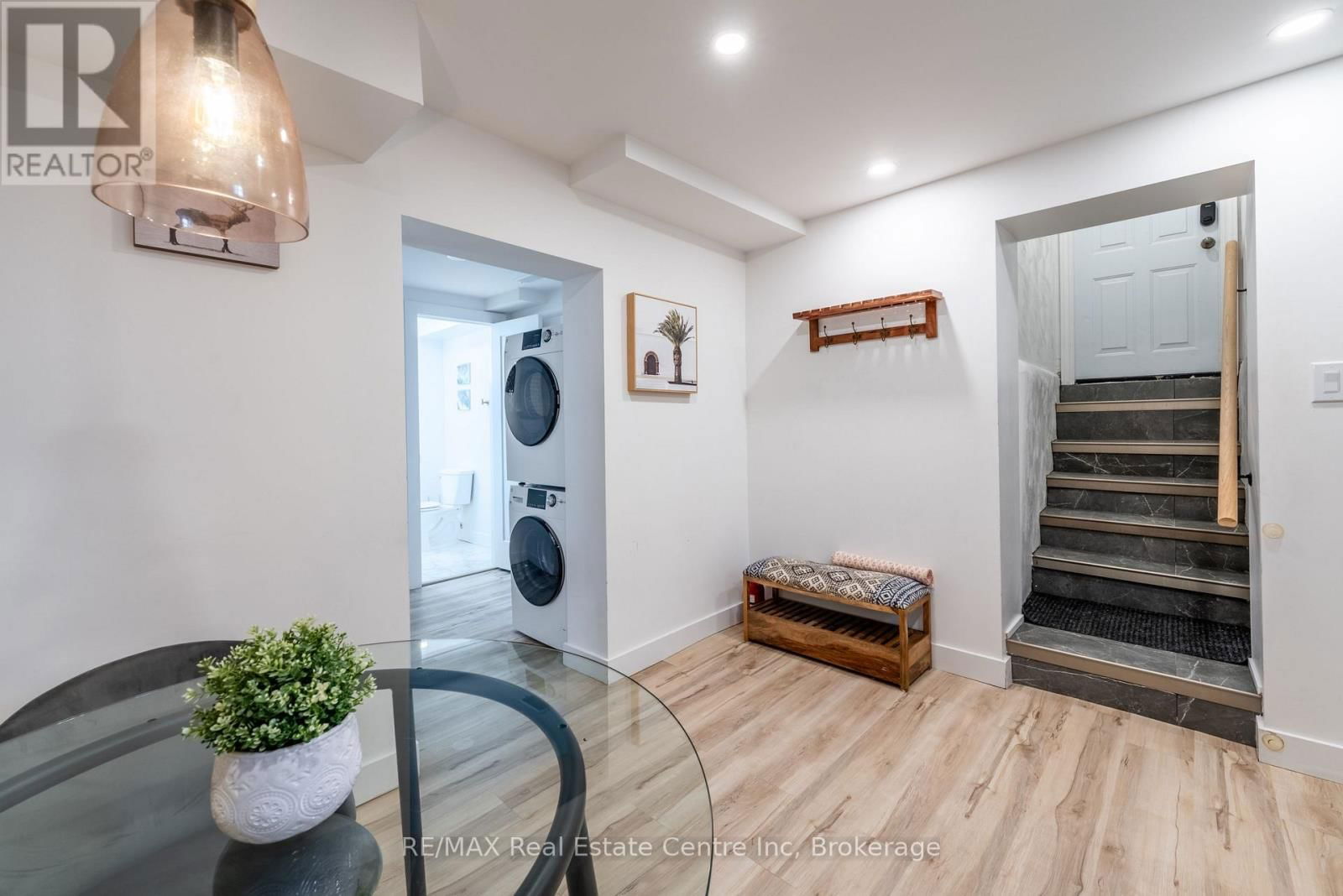 120 CAMERON STREET NORTH Image 31