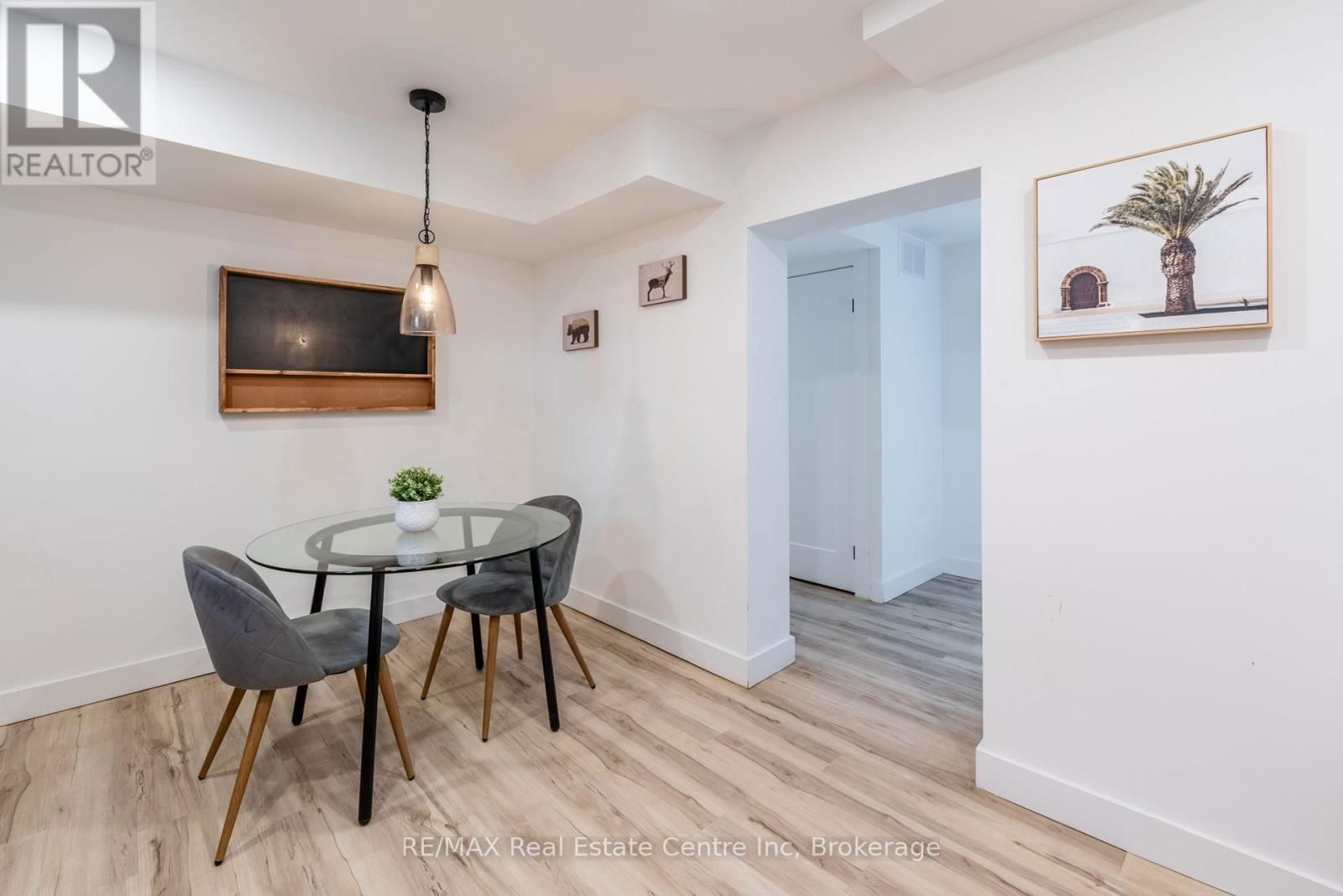 120 CAMERON STREET NORTH Image 32