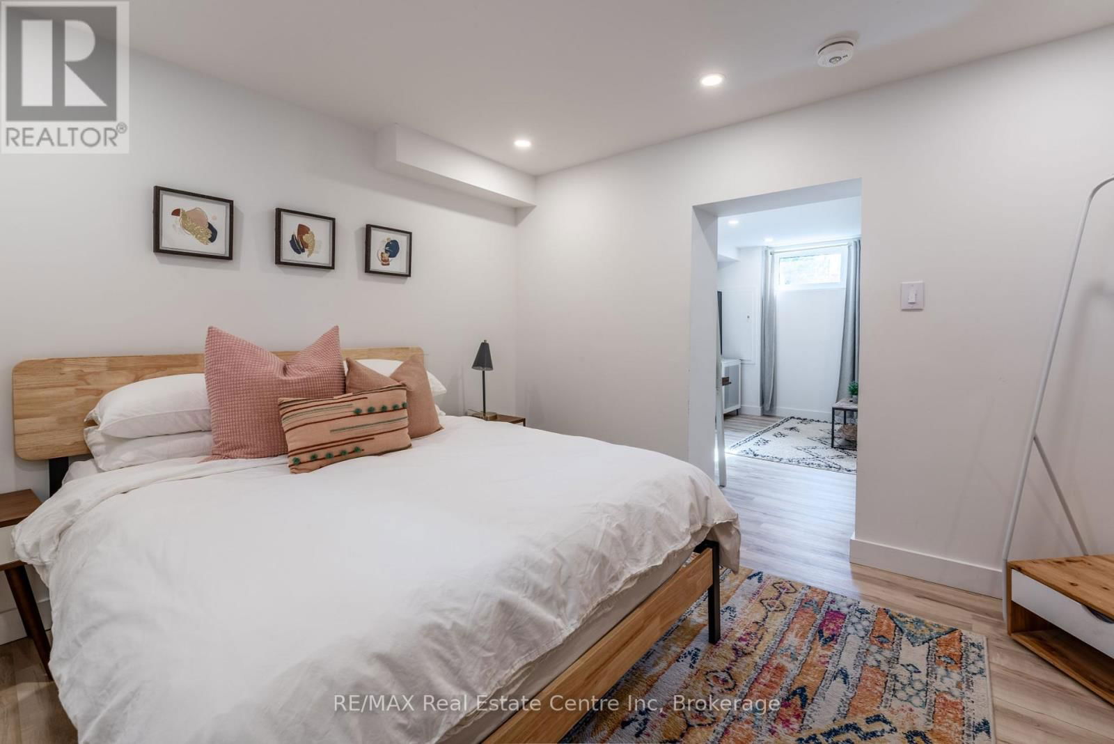 120 CAMERON STREET NORTH Image 39