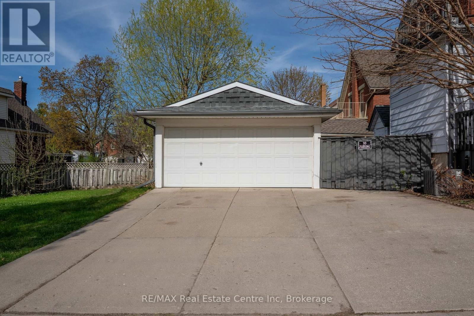 120 CAMERON STREET NORTH Image 43
