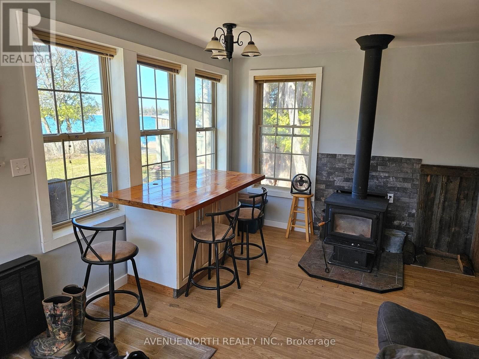 993 CORKTOWN ROAD Image 9
