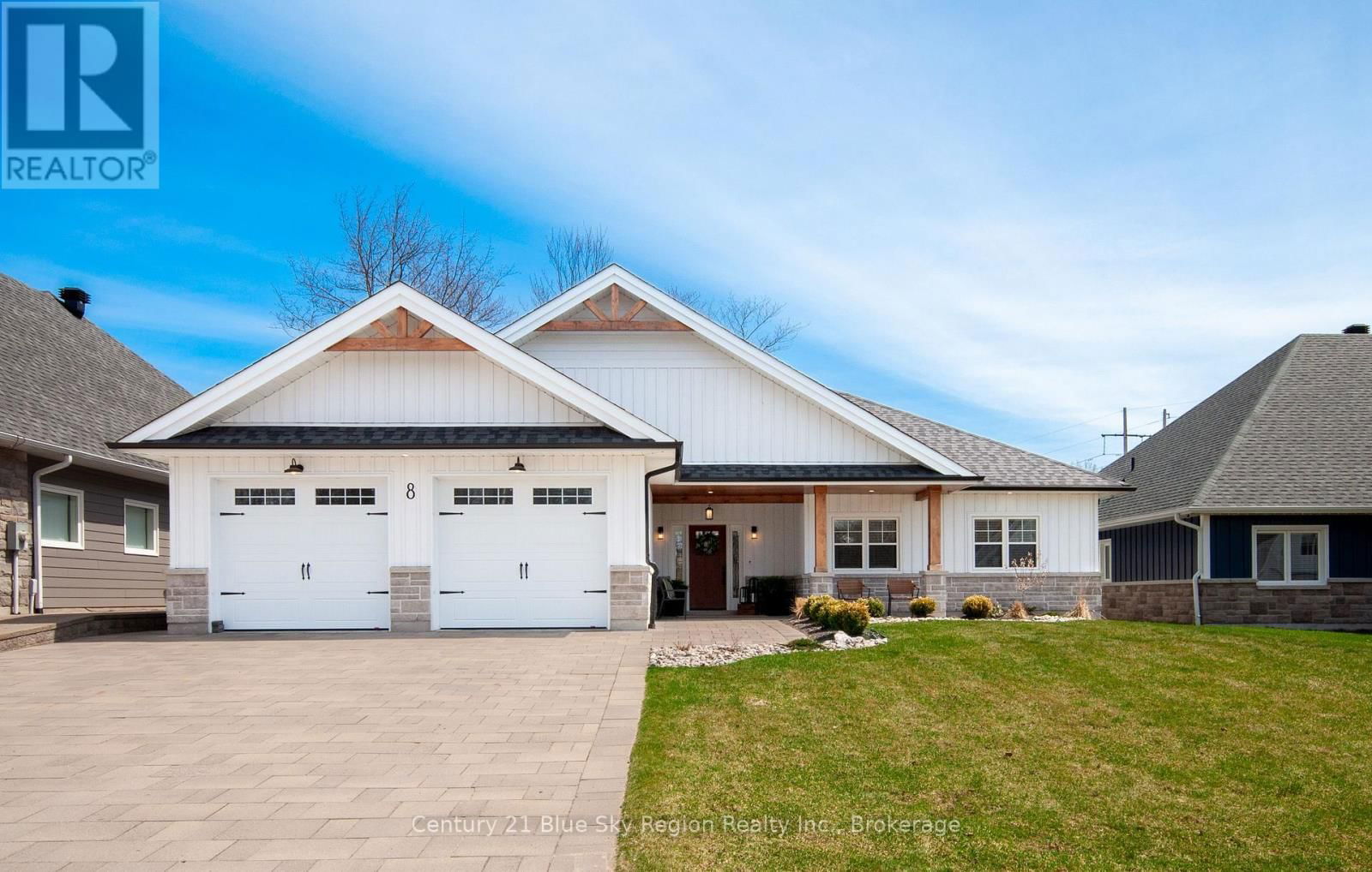 8 CHATEAU RIDGE Image 1