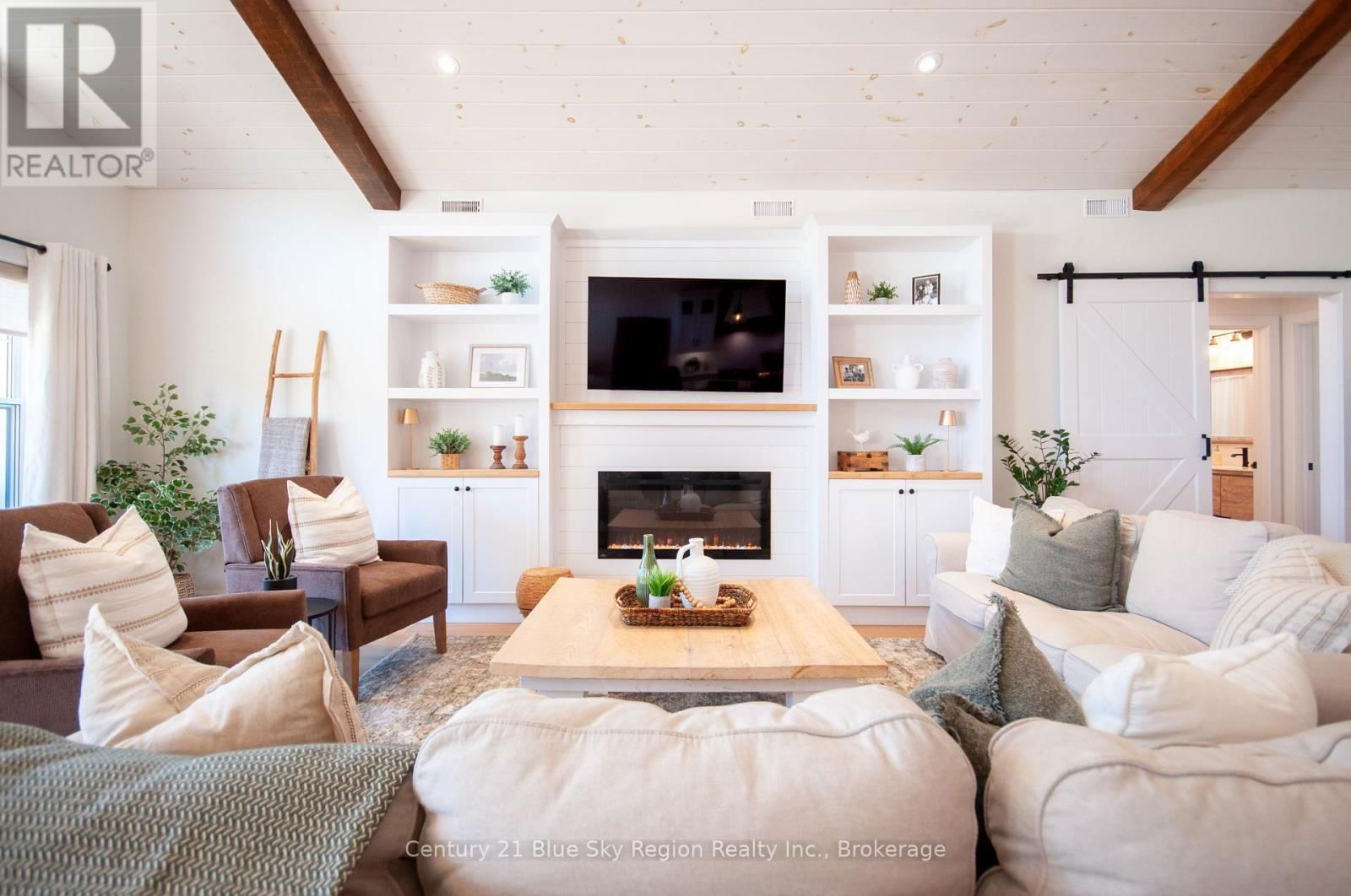 8 CHATEAU RIDGE Image 10