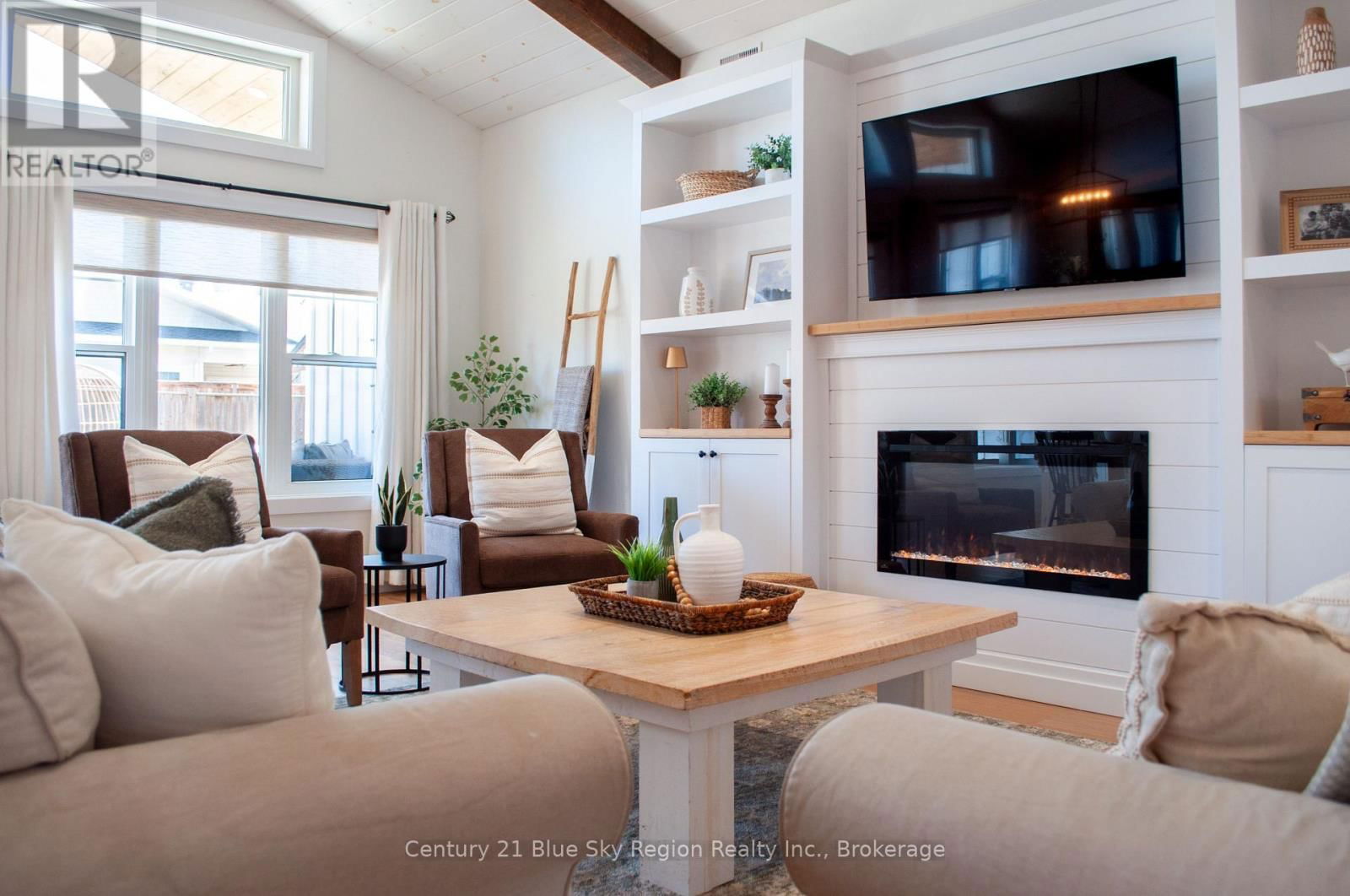 8 CHATEAU RIDGE Image 11
