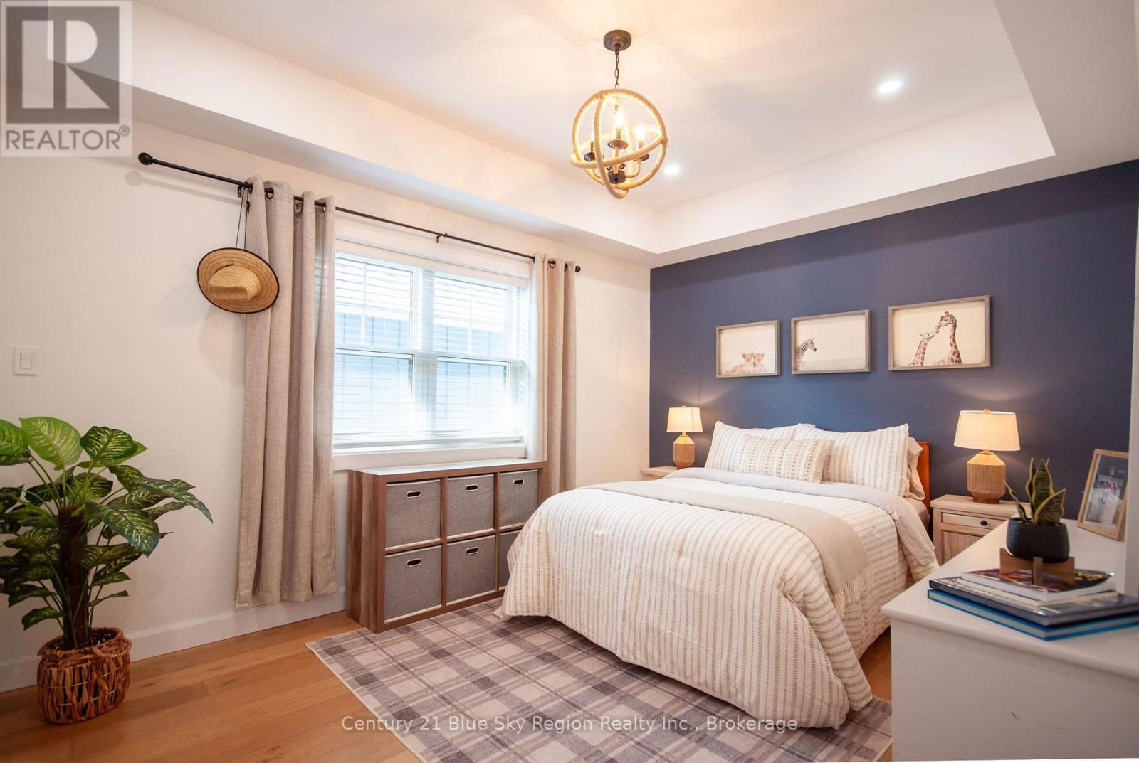 8 CHATEAU RIDGE Image 33