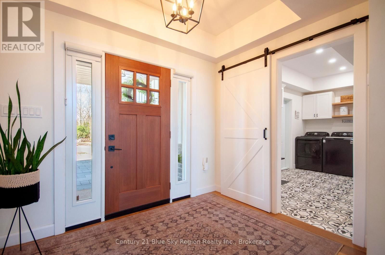 8 CHATEAU RIDGE Image 38