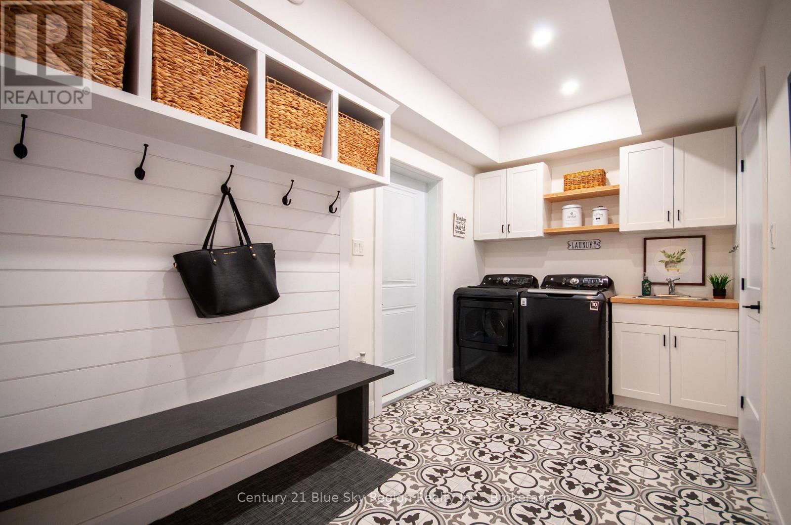 8 CHATEAU RIDGE Image 39