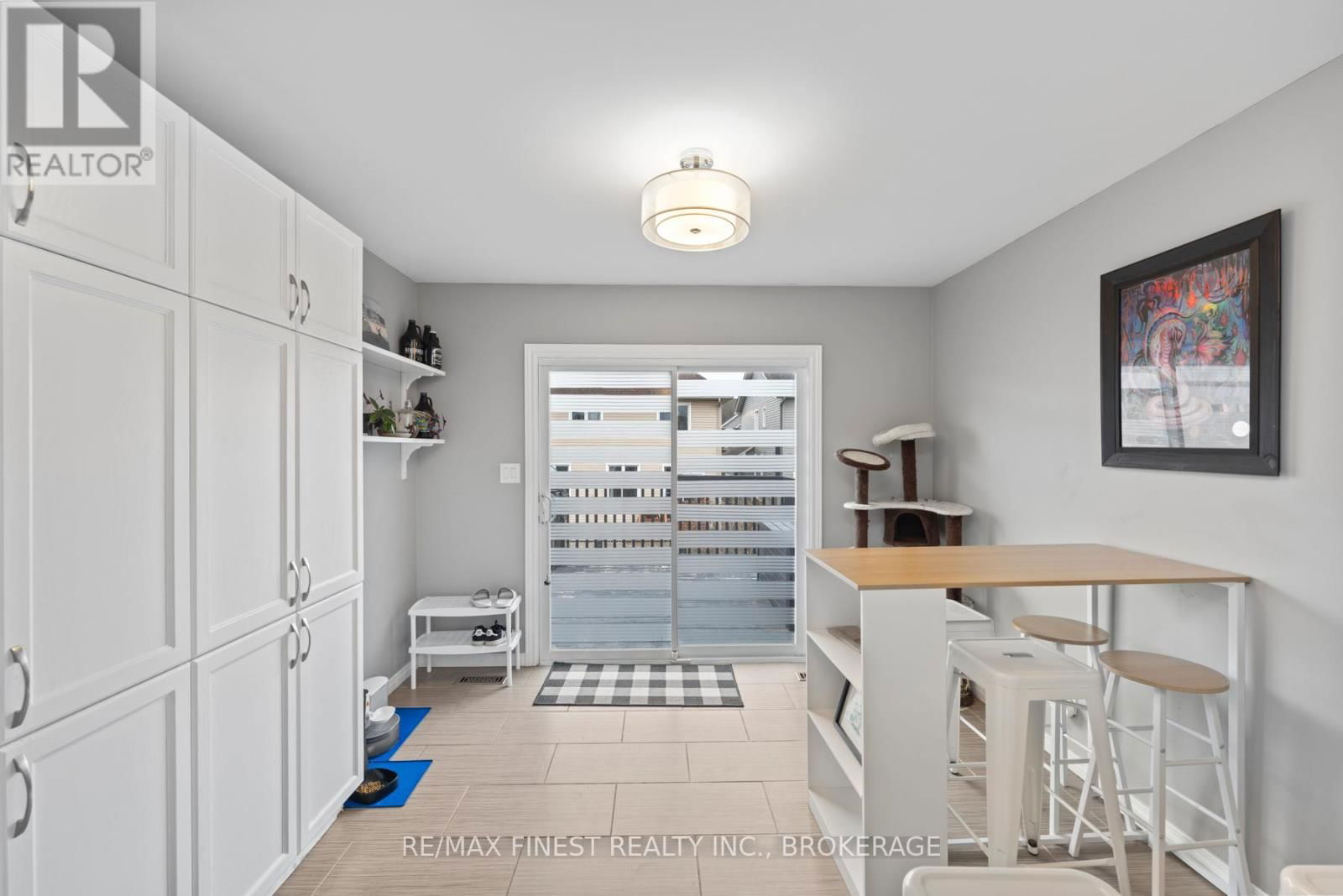 1001 BLUFFWOOD AVENUE Image 15