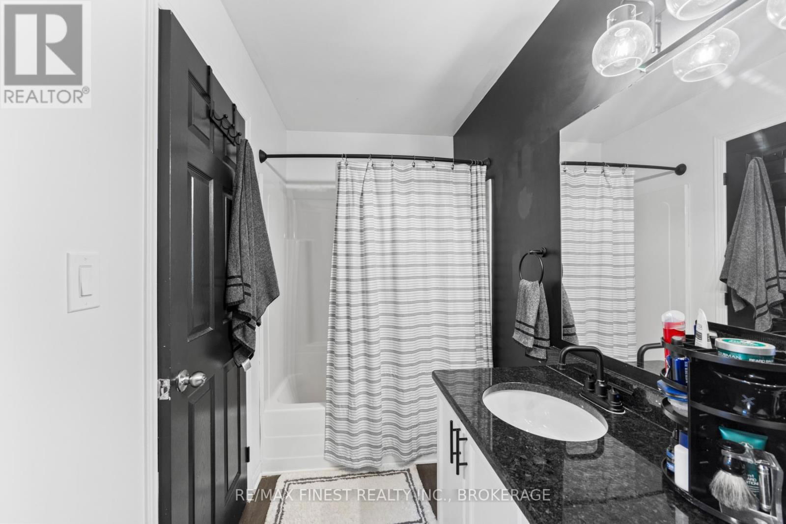 1001 BLUFFWOOD AVENUE Image 22
