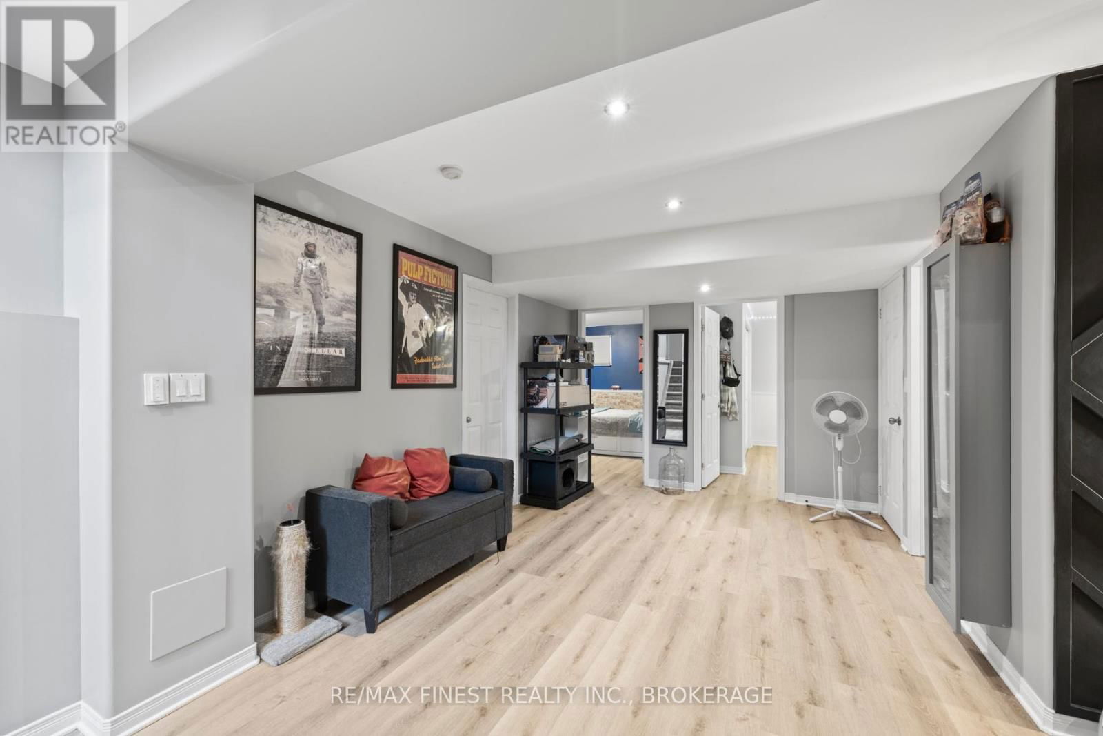 1001 BLUFFWOOD AVENUE Image 24