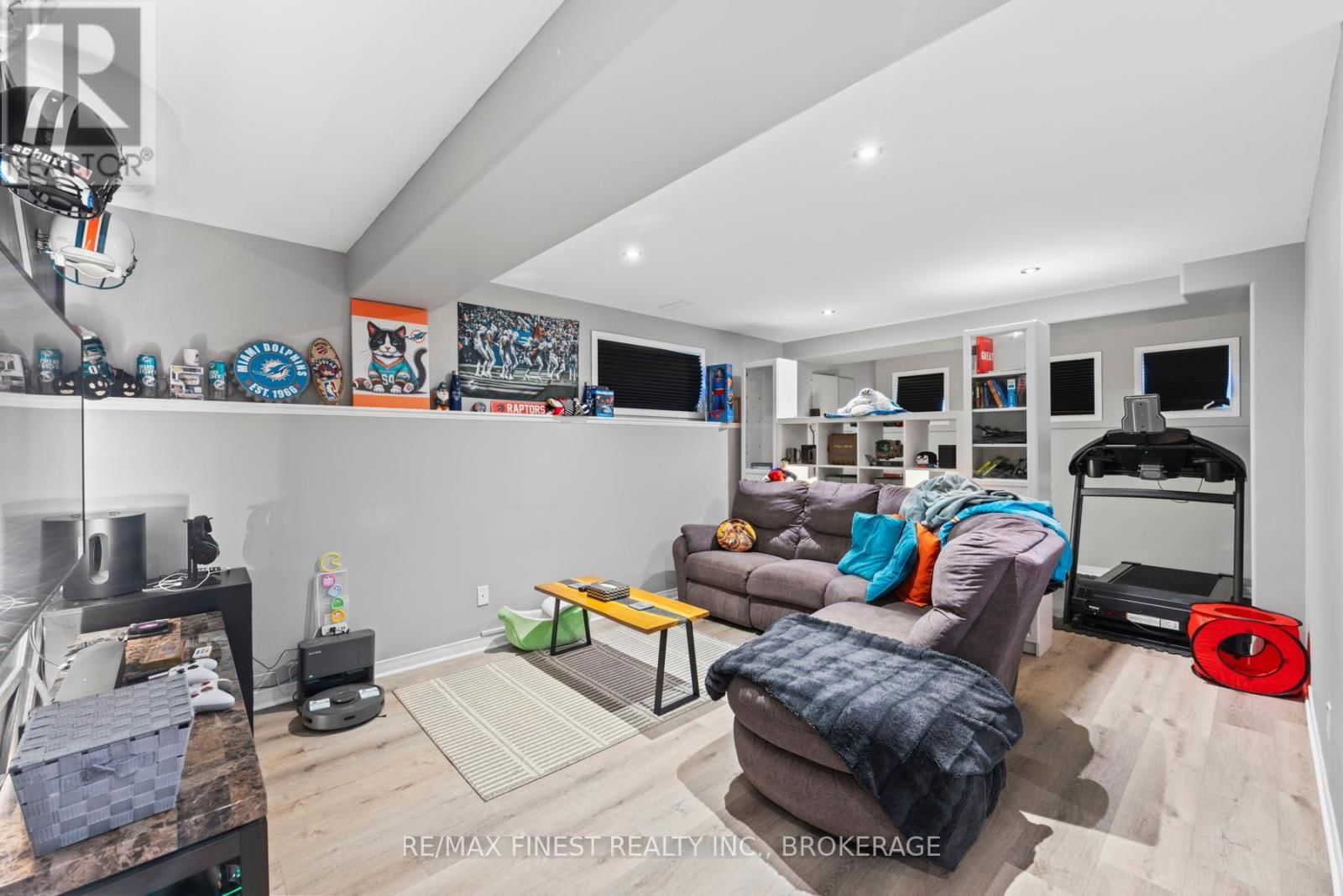1001 BLUFFWOOD AVENUE Image 25